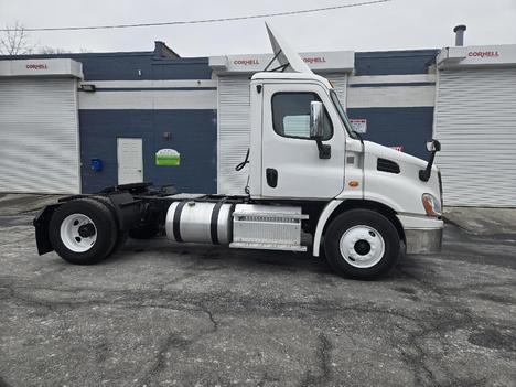 2019 Freightliner CASCADIA Single Axle Daycab