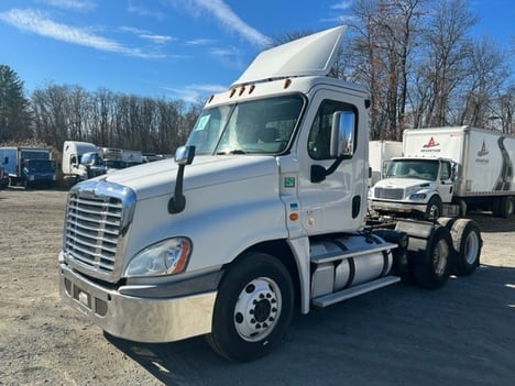 2018 Freightliner CAS125-DC Tandem Axle Daycab