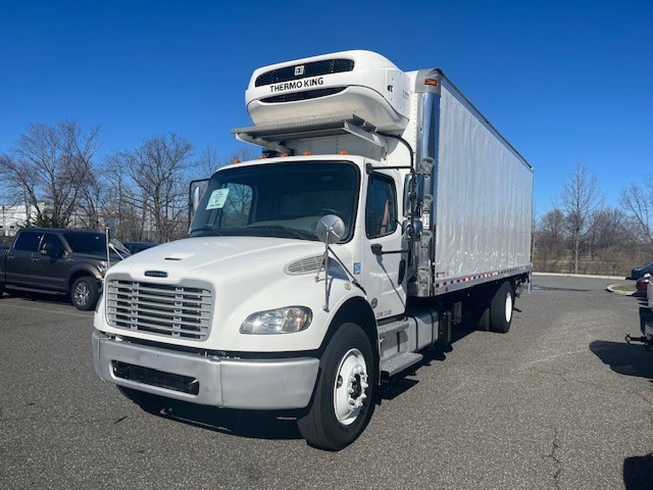 2018-freightliner-m2106-reefer-truck #1327