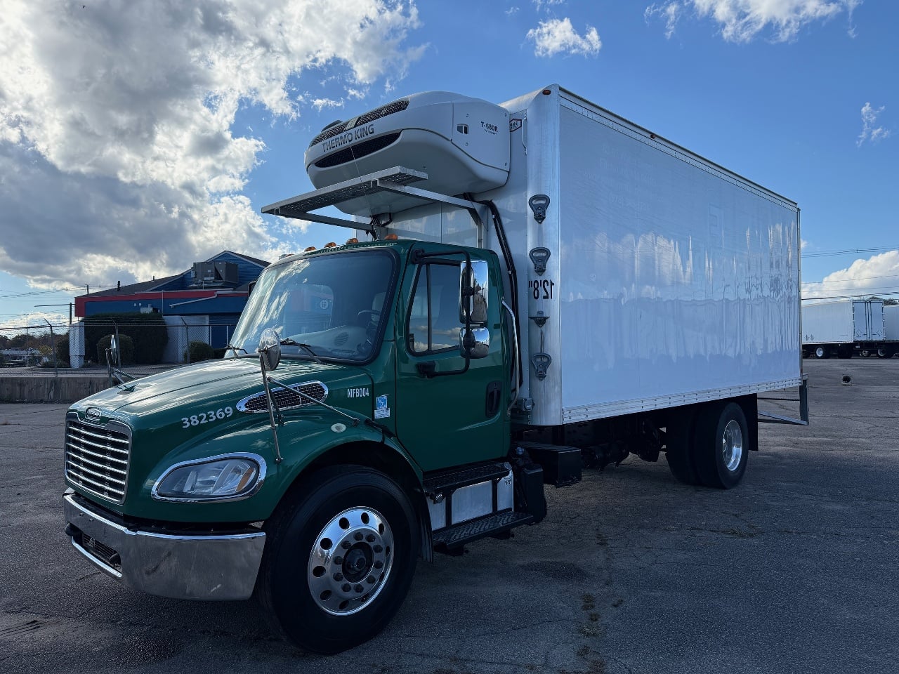 2018-freightliner-m2106-reefer-truck #2339