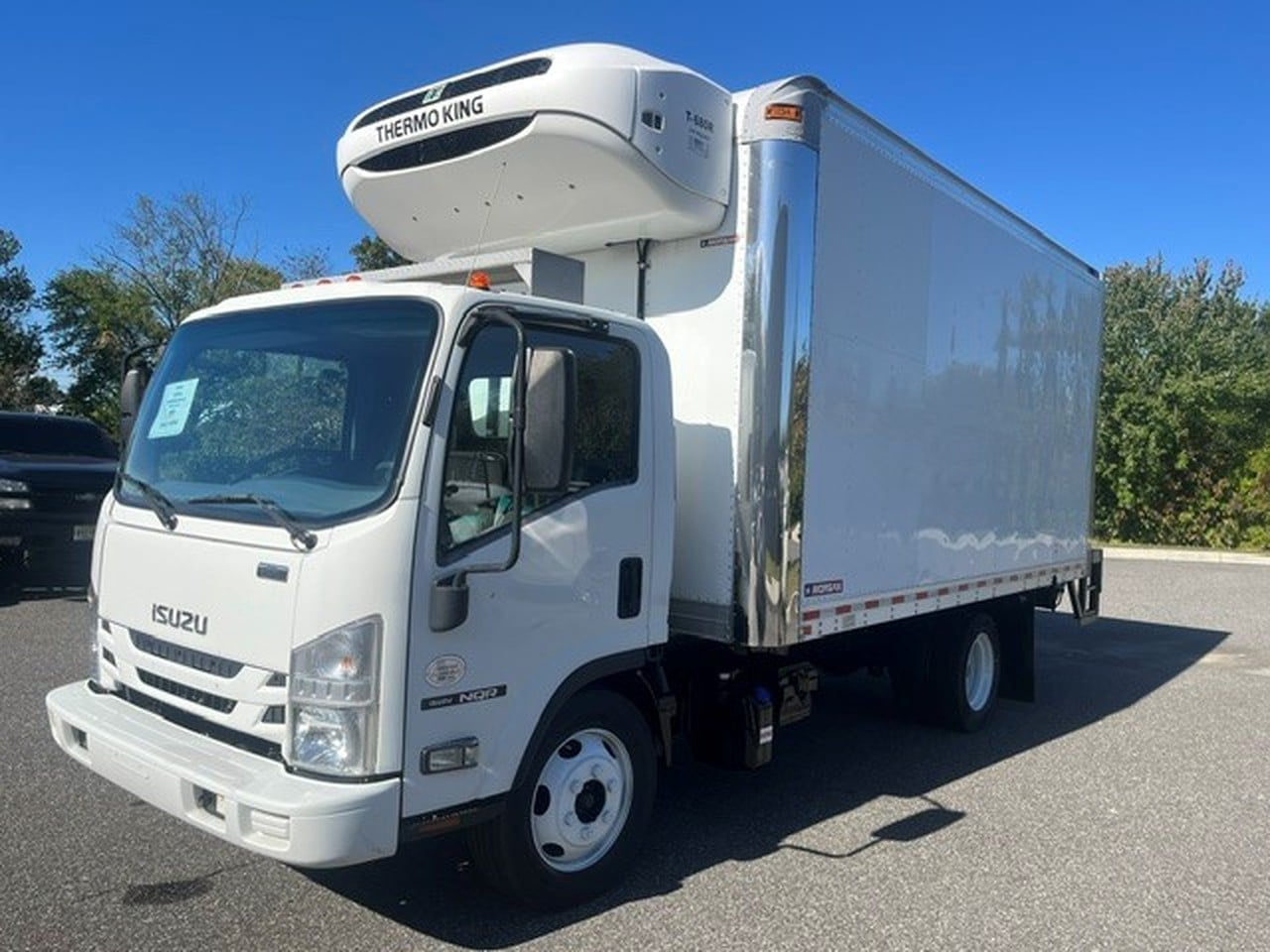2019-isuzu-nqr-reefer-truck #4195