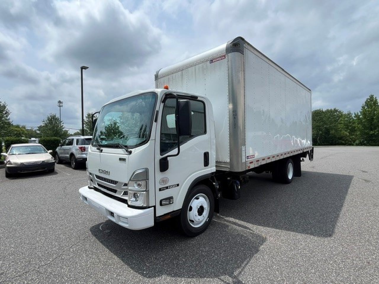 2022-isuzu-nqr-box-van-truck #3651