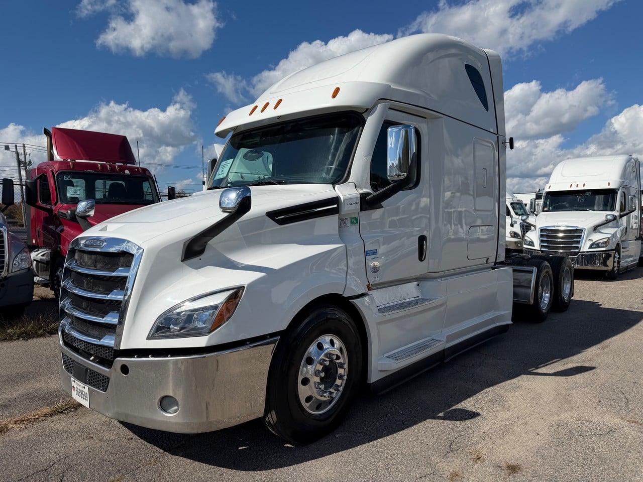 2021 Freightliner CASCADIA 126 Sleeper #4197 2021 Freightliner CASCADIA 126 Sleeper #4197