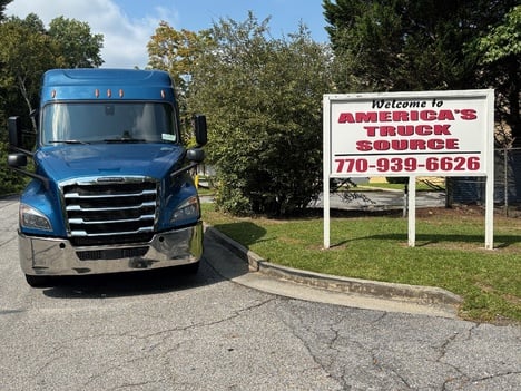 2020 FREIGHTLINER CASCADIA 126 Tandem Axle Sleeper #10405 2020 FREIGHTLINER CASCADIA 126 Tandem Axle Sleeper #10405