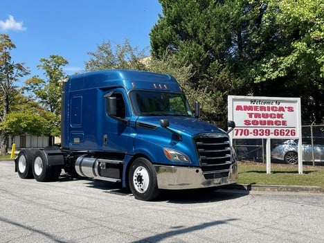 2020 FREIGHTLINER CASCADIA 126 Tandem Axle Sleeper #10408 2020 FREIGHTLINER CASCADIA 126 Tandem Axle Sleeper #10408