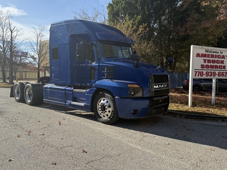 2019 MACK ANTHEM Tandem Axle Sleeper #10414