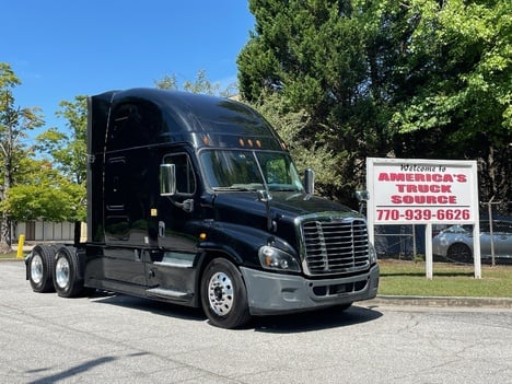 2020 FREIGHTLINER CASCADIA 125 Tandem Axle Sleeper #10417 2020 FREIGHTLINER CASCADIA 125 Tandem Axle Sleeper #10417