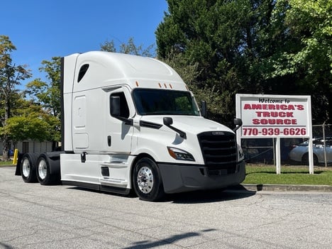 2022 FREIGHTLINER CASCADIA 126 Tandem Axle Sleeper #10443 2022 FREIGHTLINER CASCADIA 126 Tandem Axle Sleeper #10443
