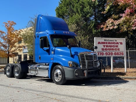 2020 FREIGHTLINER CASCADIA 126 Tandem Axle Daycab #10454 2020 FREIGHTLINER CASCADIA 126 Tandem Axle Daycab #10454