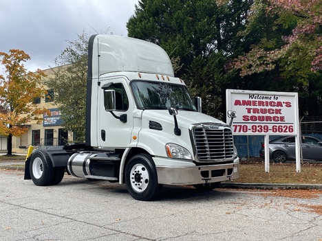 2019 FREIGHTLINER CASCADIA 116 Single Axle Daycab #10463