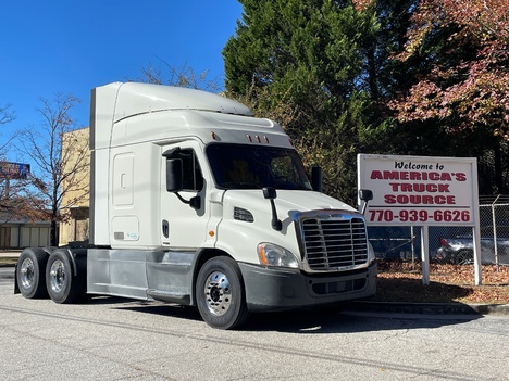 2018 FREIGHTLINER CASCADIA 113 Tandem Axle Sleeper #10466