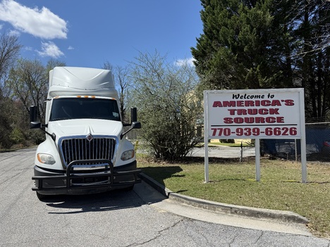2018 INTERNATIONAL LT625 Tandem Axle Sleeper #10521