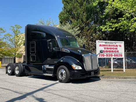 2018 KENWORTH T680 Tandem Axle Sleeper #10525