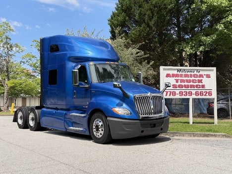 2021 INTERNATIONAL LT625 Tandem Axle Sleeper #10586 2021 INTERNATIONAL LT625 Tandem Axle Sleeper #10586