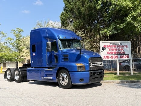 2019 MACK ANTHEM Tandem Axle Sleeper #10600 2019 MACK ANTHEM Tandem Axle Sleeper #10600