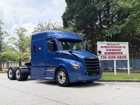 2019 FREIGHTLINER CASCADIA Tandem Axle Sleeper #10601 2019 FREIGHTLINER CASCADIA Tandem Axle Sleeper #10601