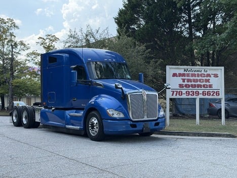 2021 KENWORTH T680 Tandem Axle Sleeper #10607 2021 KENWORTH T680 Tandem Axle Sleeper #10607