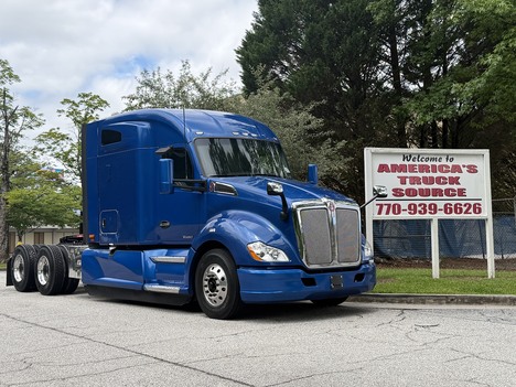 2021 KENWORTH T680 Tandem Axle Sleeper #10608