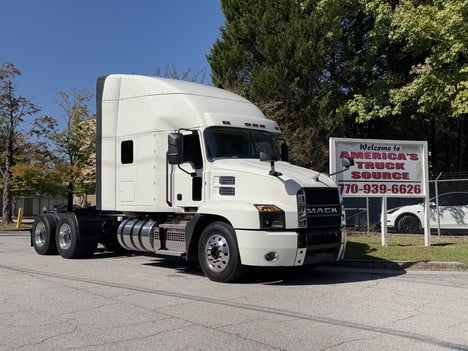 2020 MACK ANTHEM Tandem Axle Sleeper #10642 2020 MACK ANTHEM Tandem Axle Sleeper #10642