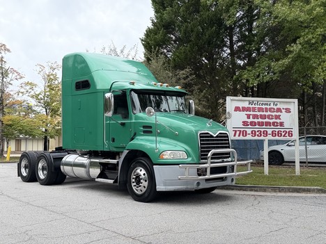 2014 MACK CXU613 Tandem Axle Sleeper #10671