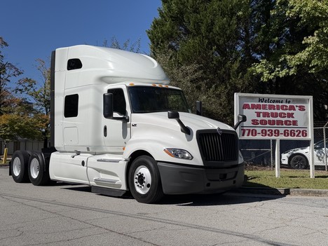 2022 INTERNATIONAL LT Tandem Axle Sleeper #10676