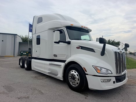 2023-peterbilt-579-tandem-axle-sleeper #1282