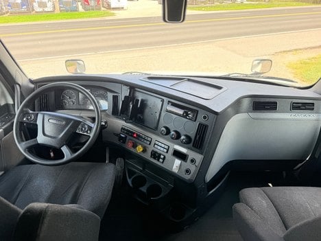 https://pub.imanpro.net/bestbuyts/photo/1391/TH_16.jpg?20260818154313