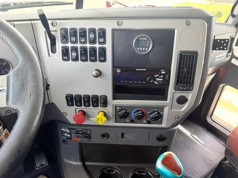 https://pub.imanpro.net/bestbuyts/photo/1393/TH_12.jpg?20260824084925