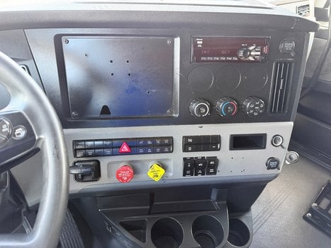https://pub.imanpro.net/bestbuyts/photo/1400/TH_12.jpg?20260831130853