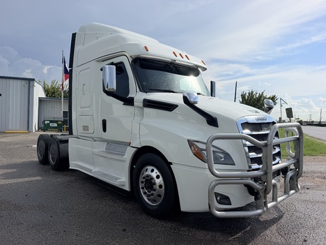 2020-freightliner-cascadia-126-tandem-axle-sleeper #1414