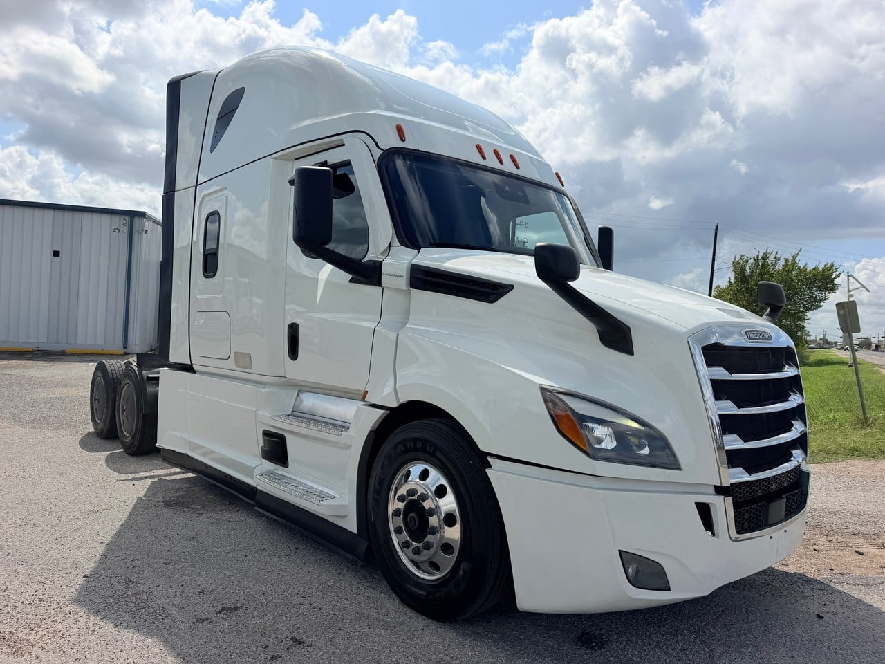 2022-freightliner-cascadia-126-sleeper #4215