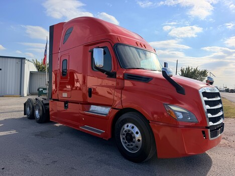 2020-freightliner-cascadia-126-tandem-axle-sleeper #1443