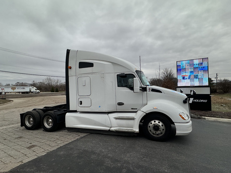 2022-kenworth-t680-sleeper #1051