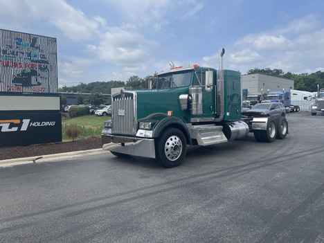 2022-kenworth-w900-sleeper #1078