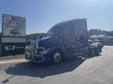 2023-kenworth-t680-sleeper #1092