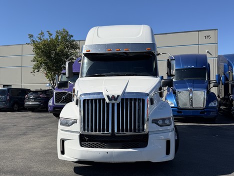 2025-western-star-x57-sleeper #1107