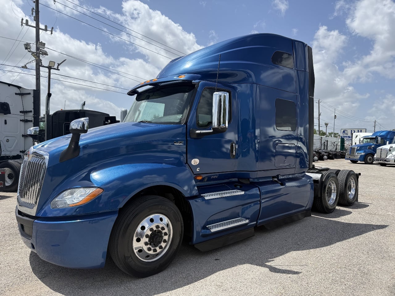 2022 INTERNATIONAL LT Sleeper #3551 2022 INTERNATIONAL LT Sleeper #3551