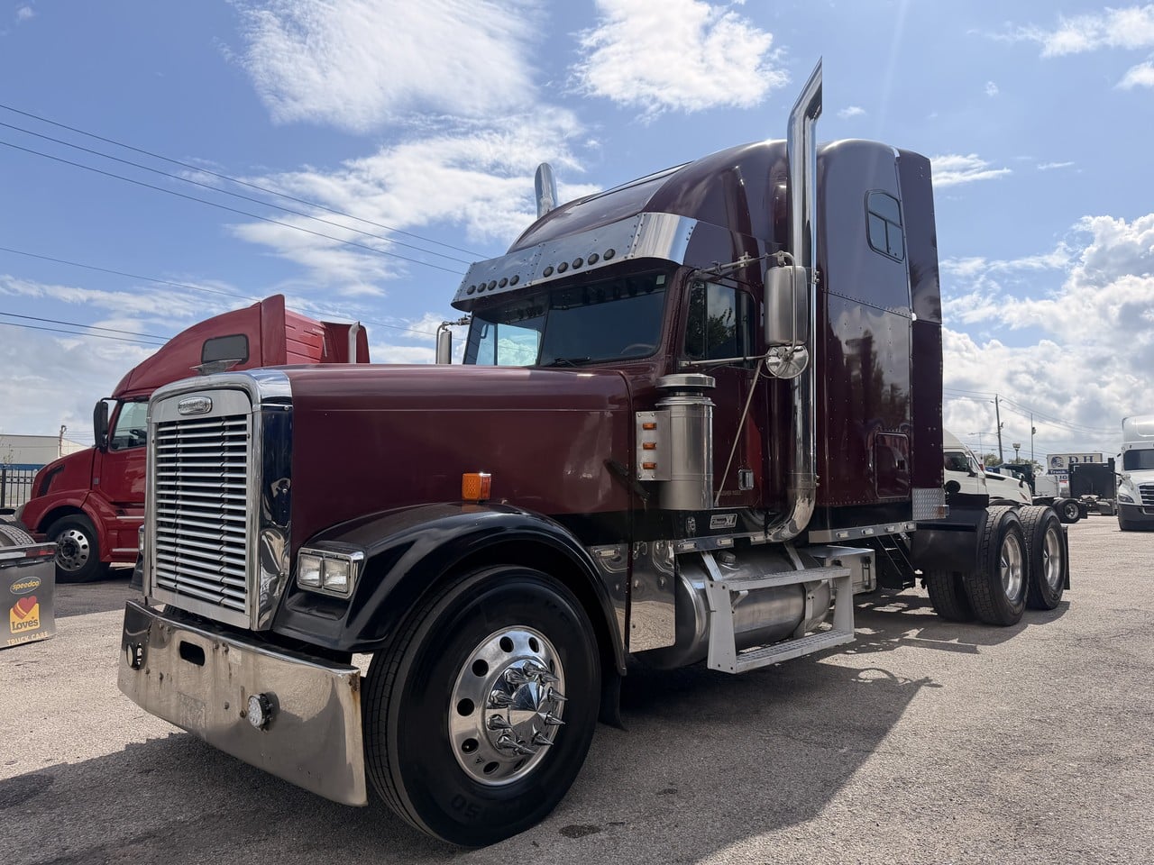 2000 FREIGHTLINER CLASSIC Sleeper #4241 2000 FREIGHTLINER CLASSIC Sleeper #4241