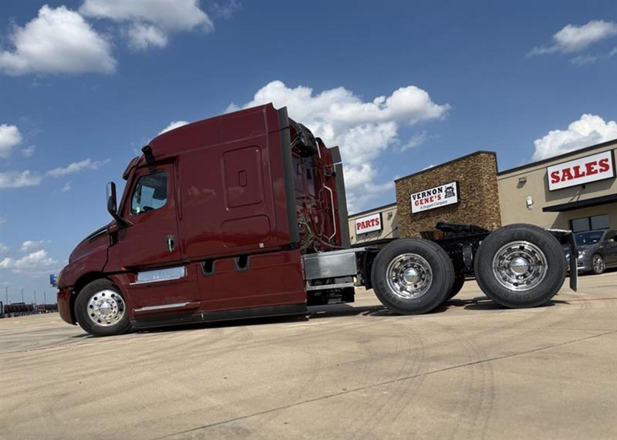 2022 Freightliner Cascadia in San Antonio, TX — photo 4
