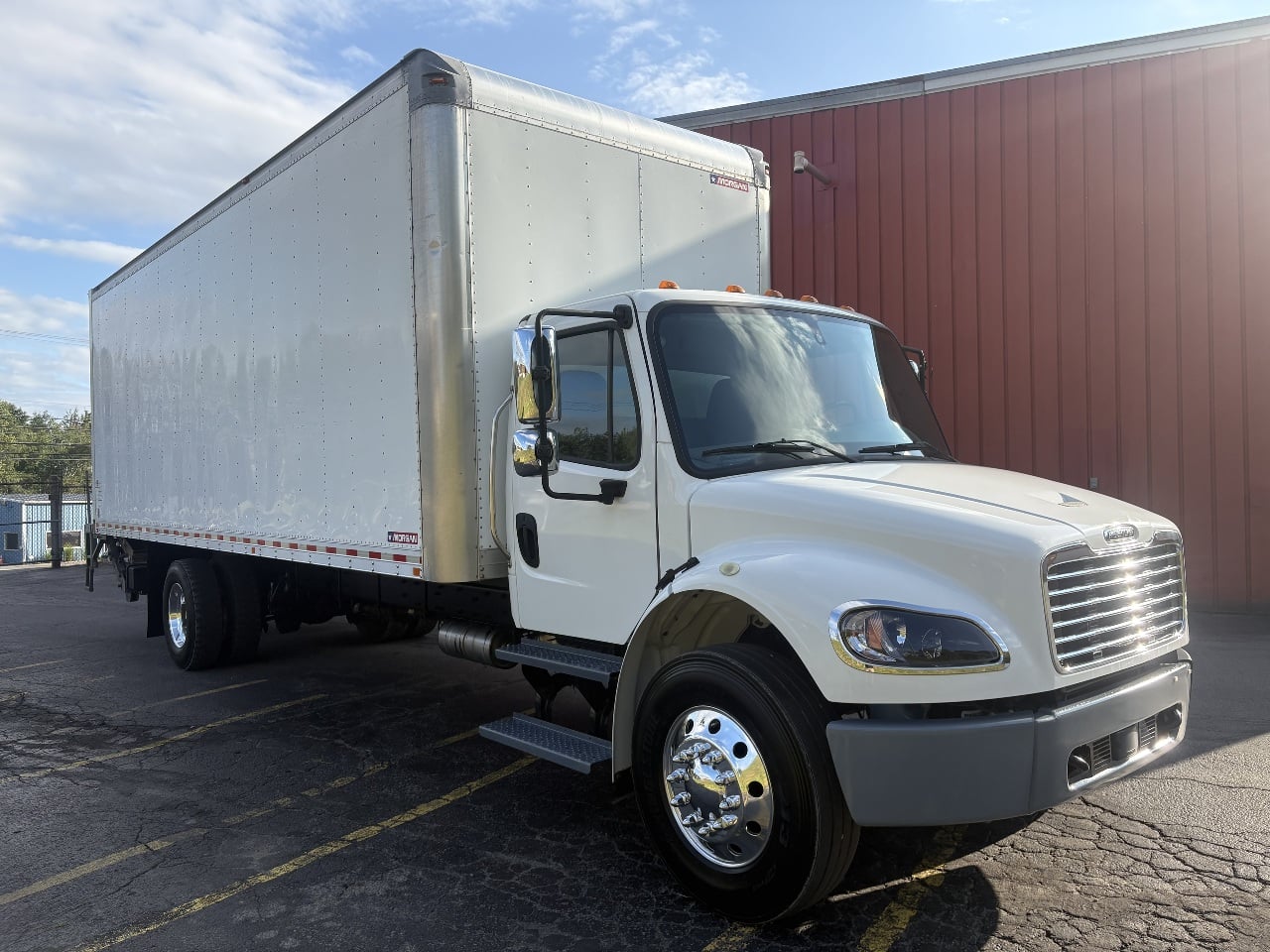 2020 FREIGHTLINER M2 26' Box Truck Liftgat Box Van Truck #1 2020 FREIGHTLINER M2 26' Box Truck Liftgat Box Van Truck #1