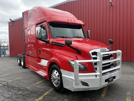 2019 FREIGHTLINER Cascadia 126 Tandem Axle Sleeper #1034 2019 FREIGHTLINER Cascadia 126 Tandem Axle Sleeper #1034