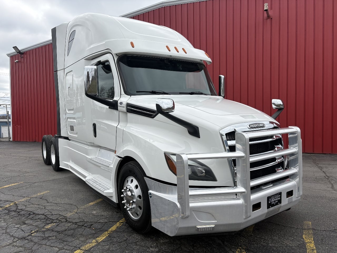 2019 FREIGHTLINER Cascadia 126 Tandem Axle Sleeper #1 2019 FREIGHTLINER Cascadia 126 Tandem Axle Sleeper #1