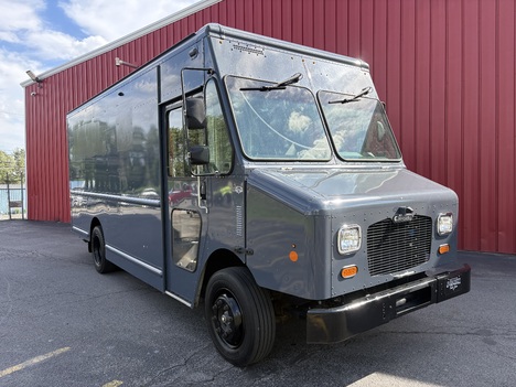 2021 FREIGHTLINER MT45 16’ Stepvan Step Van #1055