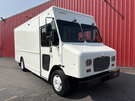 2021 FREIGHTLINER MT45 16’ Stepvan Step Van #1057