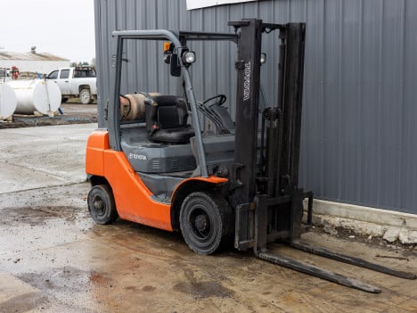 https://pub.imanpro.net/kdequip/photo/3269/3dH5T_forklift-65.jpg