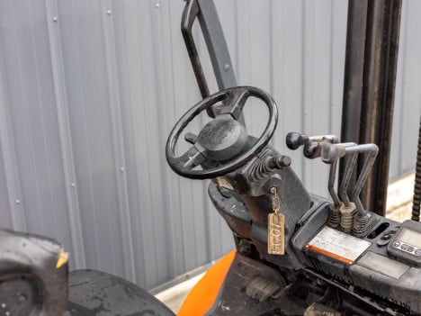 https://pub.imanpro.net/kdequip/photo/3269/WVJyd_forklift-60.jpg