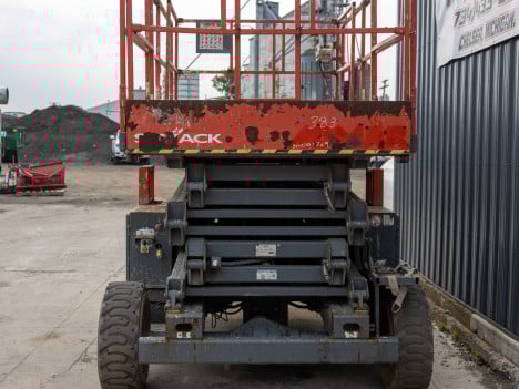https://pub.imanpro.net/kdequip/photo/5230/mB0xT_Skyjack-14.jpg
