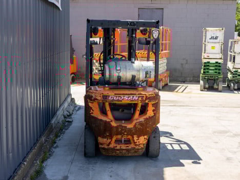 https://pub.imanpro.net/kdequip/photo/5308/lDC3V_3592Doosan2824-04.jpg