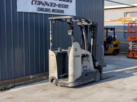 https://pub.imanpro.net/kdequip/photo/5447/KqABs_3668CrownRC5545-40-5.jpg