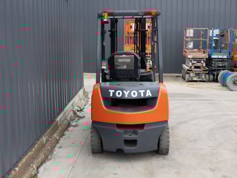 https://pub.imanpro.net/kdequip/photo/5481/TDP1Q_3681Toyota8FDU25-05.jpg